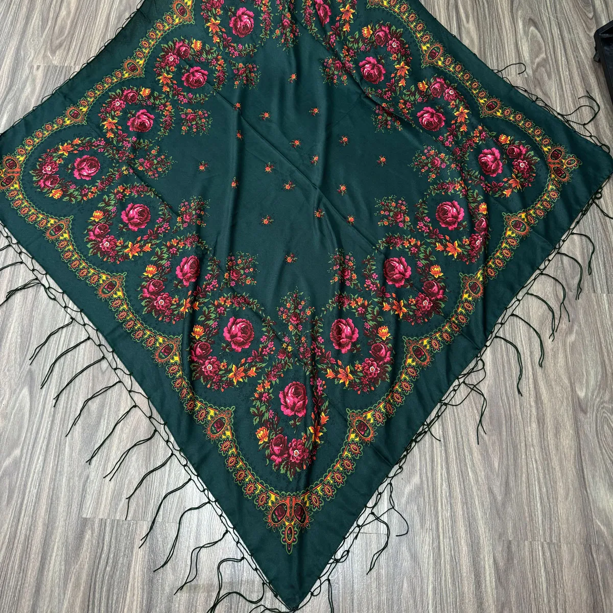 روسری نخی ترکمن مدل قاب گل قواره 130x130 سانتی متر نازک 4 فصل