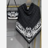 ست کیف و روسری زنانه مدل گلسا با کیف مخمل و چرم و روسری نخی منگولهدار