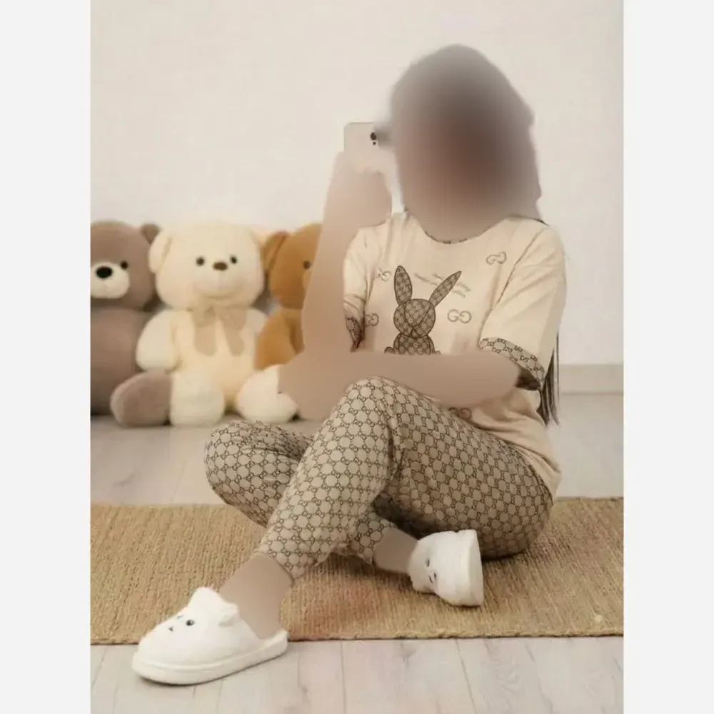 ست تیشرت و شلوار زنانه طرح خرگوش جنس دورس اسپان رنگ کرم سایز 38 تا 46