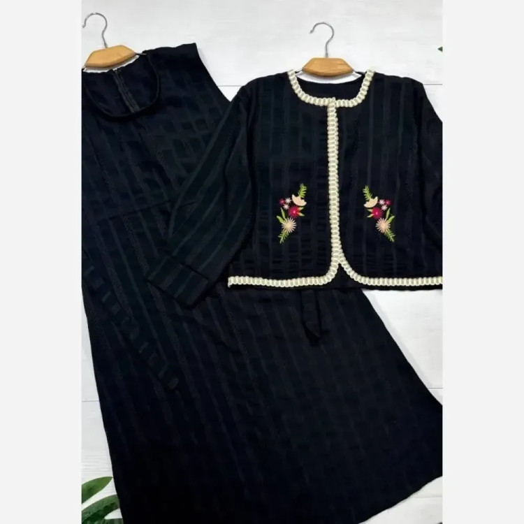 ست کت و سارافون زنانه گلدوزی شده جنس شانتون سایز 38 تا 46