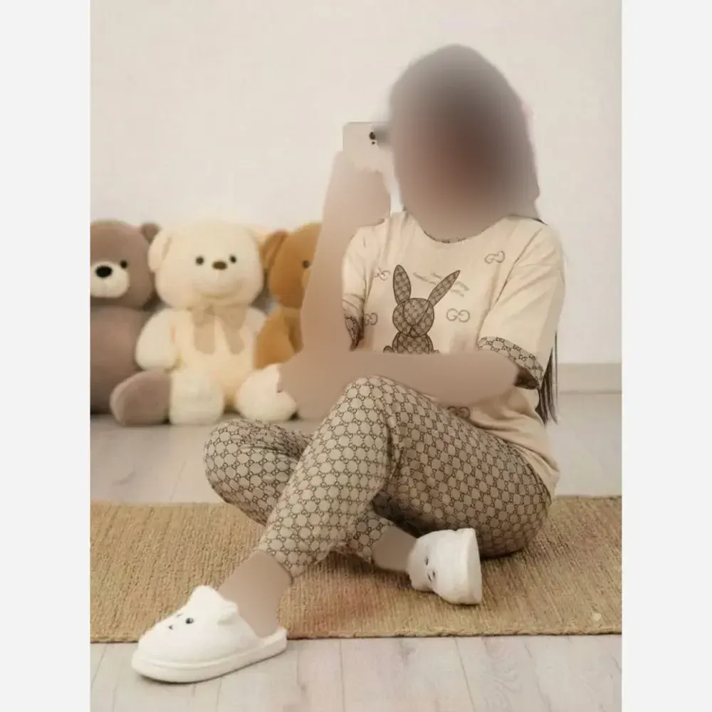 ست تیشرت و شلوار زنانه طرح خرگوش جنس دورس اسپان رنگ کرم سایز 38 تا 46