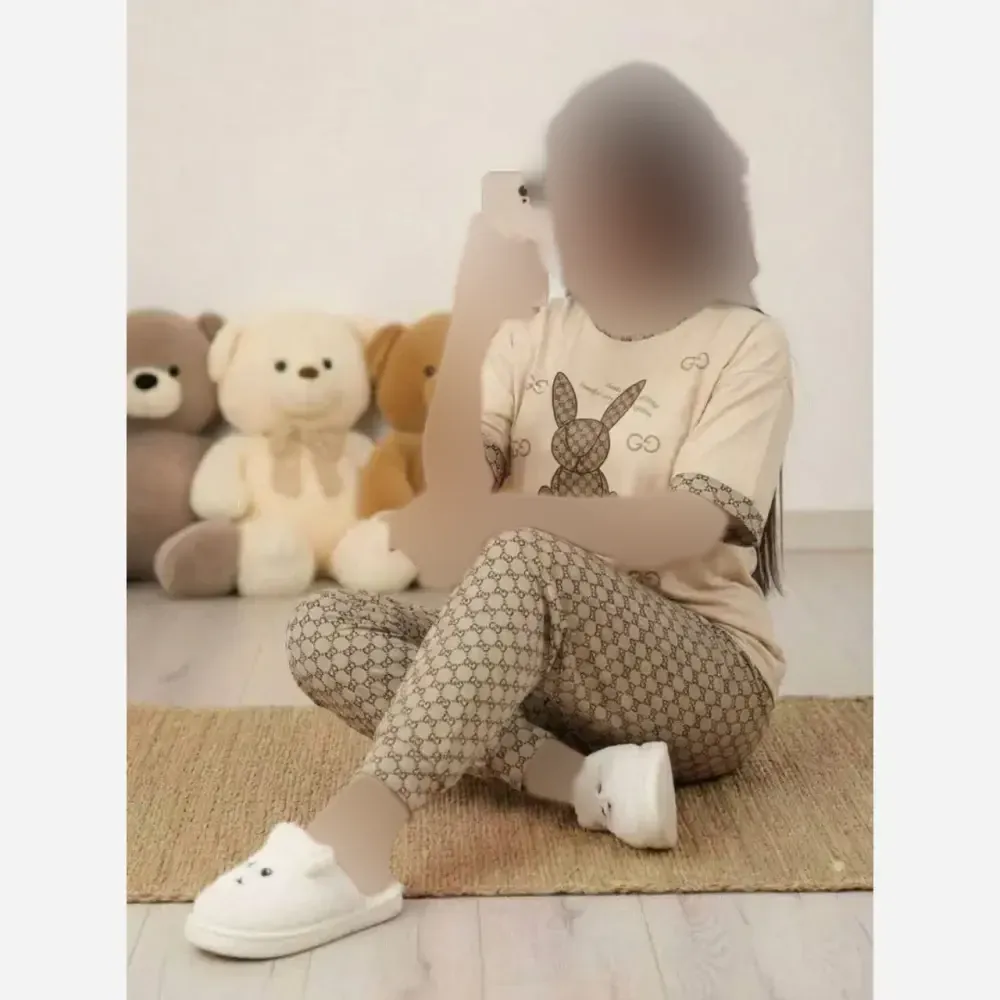 ست تیشرت و شلوار زنانه طرح خرگوش جنس دورس اسپان رنگ کرم سایز 38 تا 46