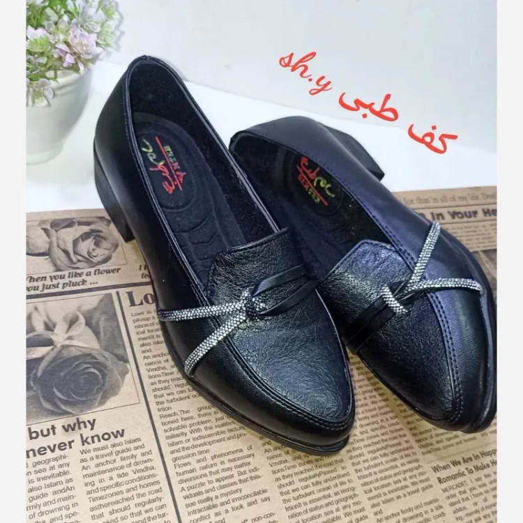 کفش کالج طبی زنانه بغل نگینی مشکی زیره پیو پاشنه 2 سانت