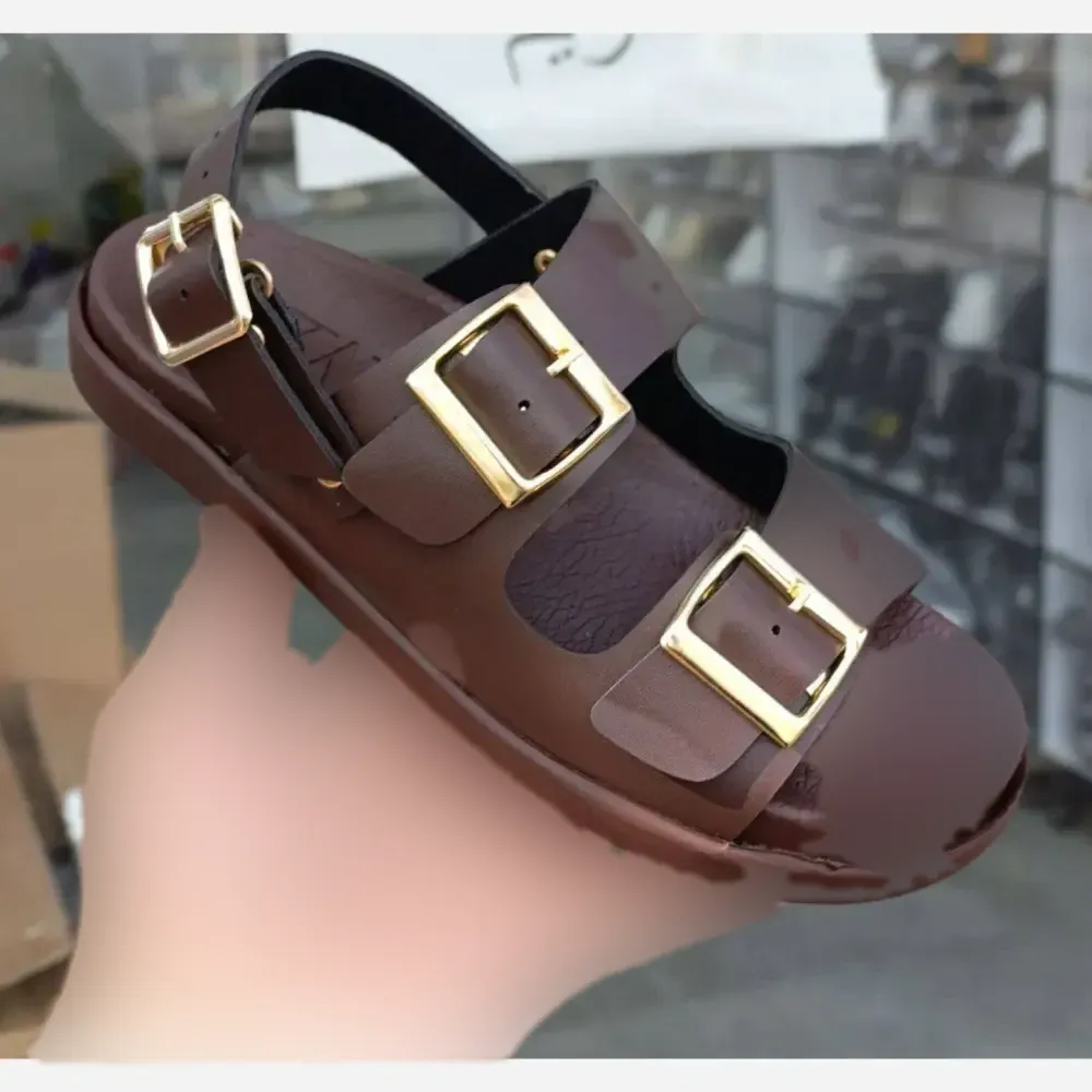صندل زنانه زارا پشت بندی چرم بیاله طبی سبک لژ یک سانت