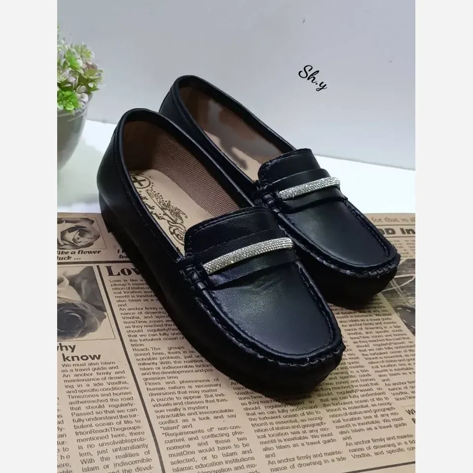 کفش کالج طبی زنانه مدل گلناز جنس چرم بیاله با کفی طبی و زیره PVC