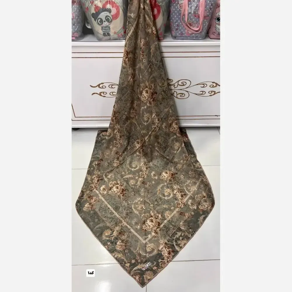روسری نخی قواره 140 طرح پروانه دست دوز مناسب زیر چادر