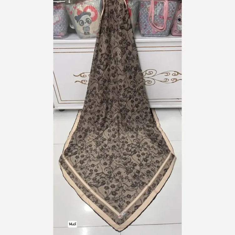 روسری نخی قواره 140 طرح گل ریز دست دوز مناسب زیر چادر