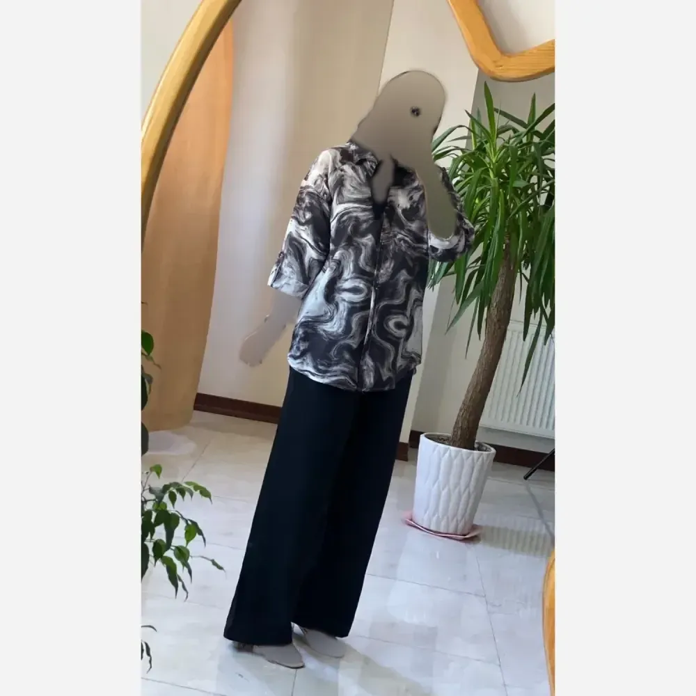 ست شومیز و شلوار زنانه طرح ابرنگی جنس شانتون فری سایز