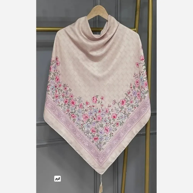 روسری نخی قواره 130 طرح گل دی سبز و کرم