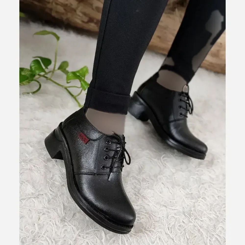 کفش طبی زنانه چرم صنعتی مشکی مدل لبخند ساده پاشنه 3 سانت