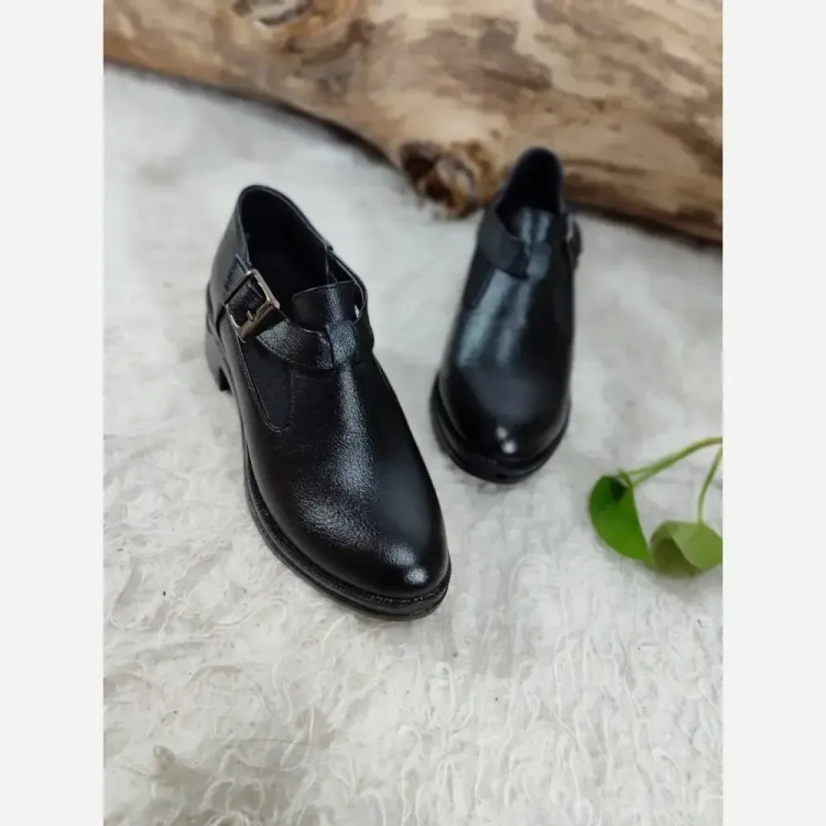کفش طبی زنانه چرم صنعتی مدل چوکا لبخند رنگ مشکی سایز 37