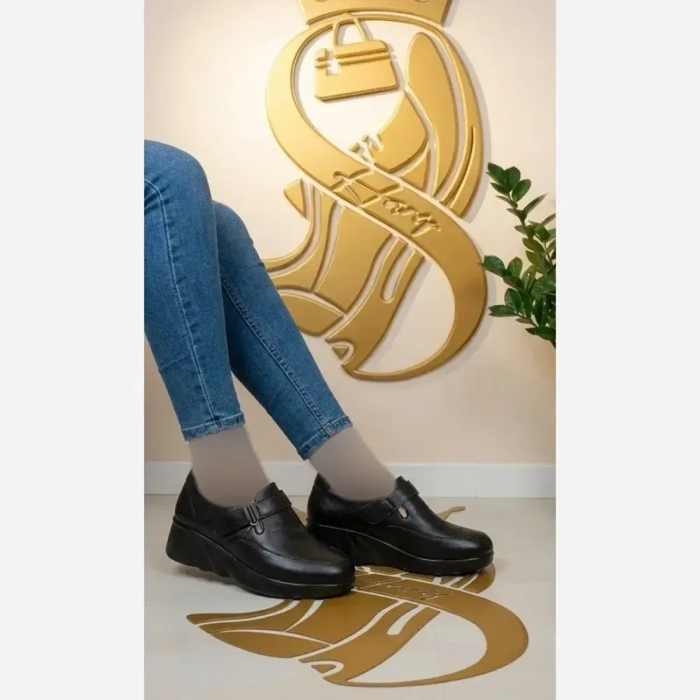 کفش طبی لژدار زنانه مدل دالیس رنگ مشکی