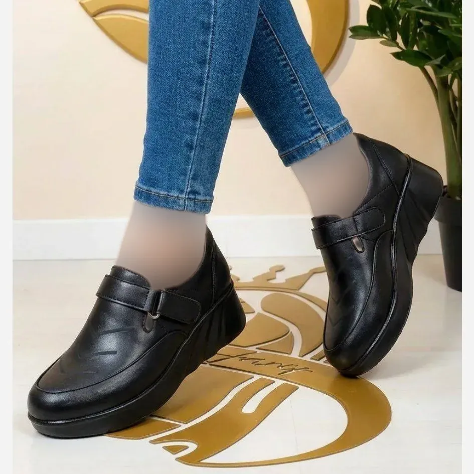 کفش طبی لژدار زنانه مدل دالیس رنگ مشکی