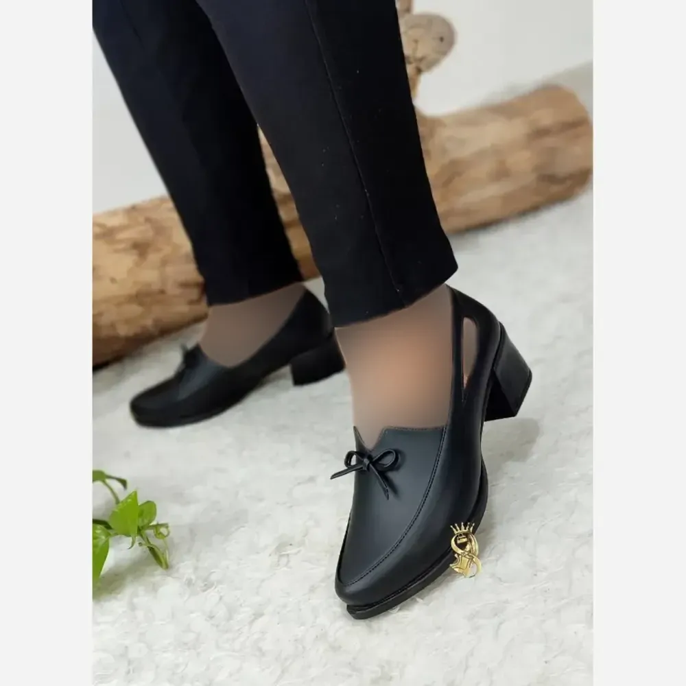 کفش طبی مجلسی زنانه مدل پرستو چرم مشکی پاشنه 5 سانتی سایز 37 تا 41