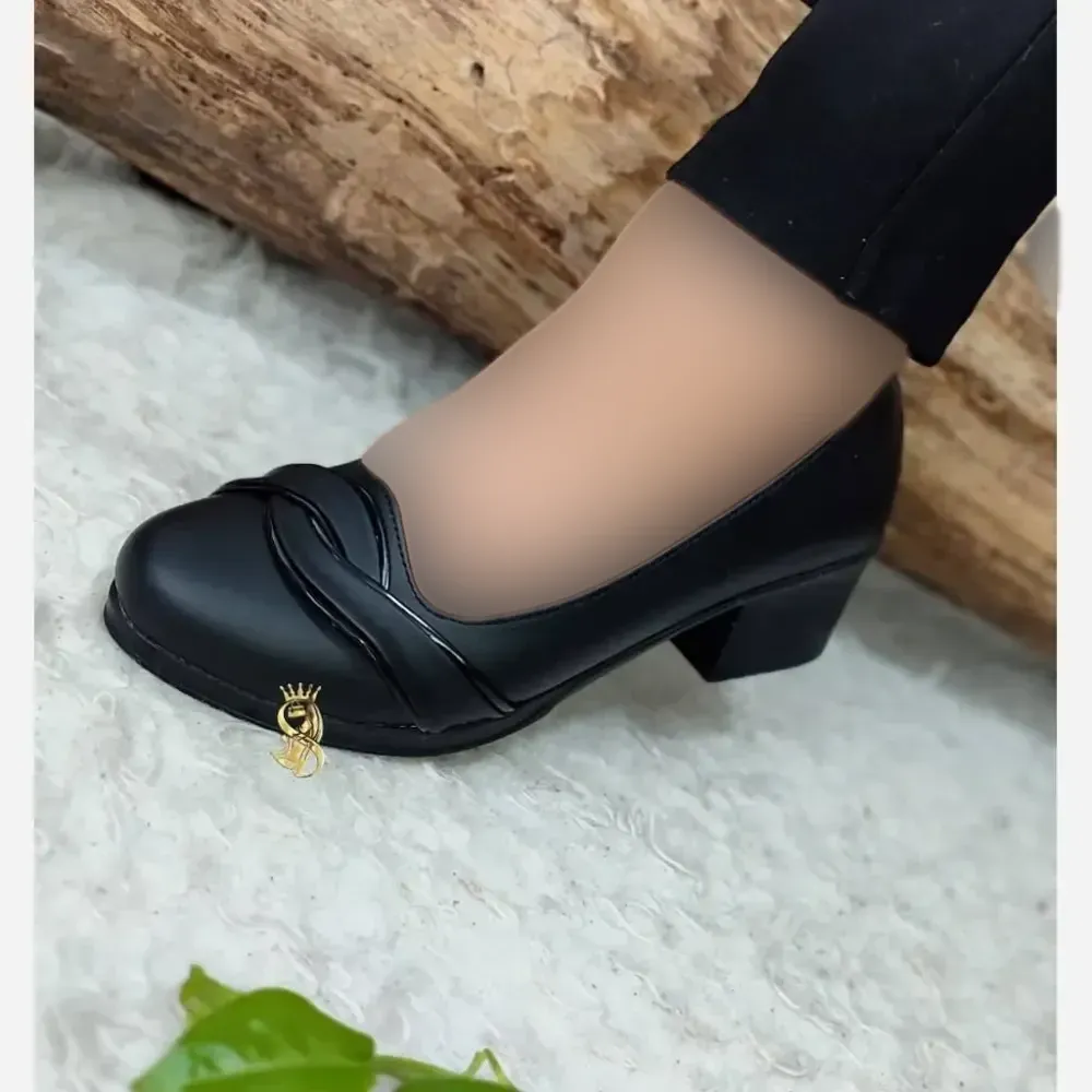 کفش طبی مجلسی زنانه چرم مشکی پاشنه 5 سانتی سایز 36 تا 41