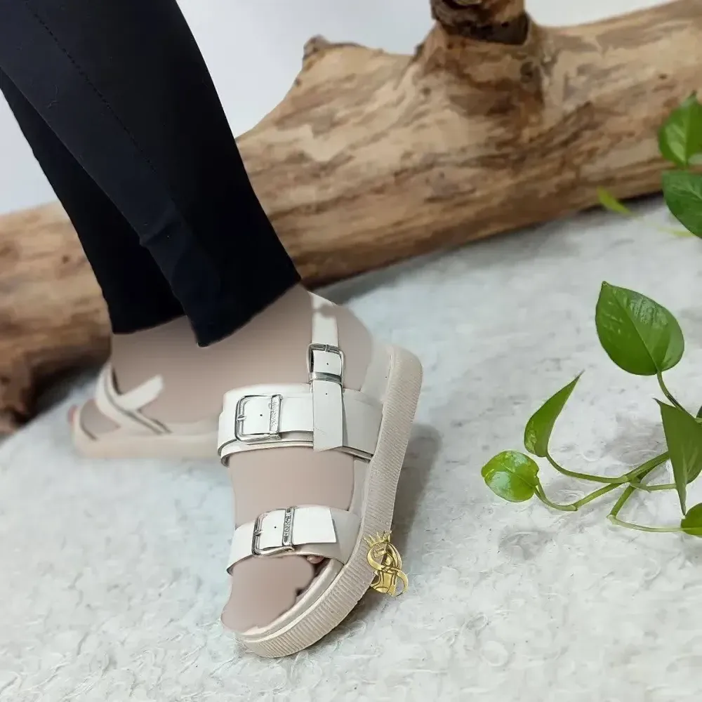 صندل طبی زنانه چرم صنعتی مدل سه سگک