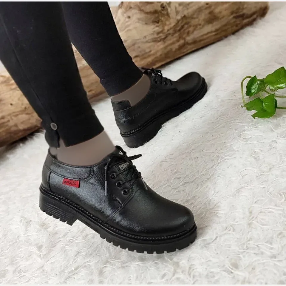 کفش طبی زنانه بندی چرم مشکی مدل تیم برلند زیره pu سایز 37 تا 40