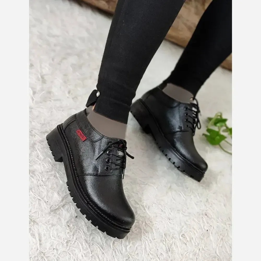 کفش طبی زنانه بندی چرم مشکی مدل تیم برلند زیره pu سایز 37 تا 40