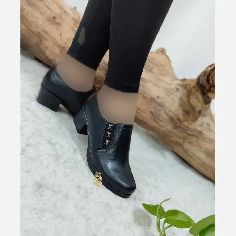 کفش طبی زنانه چرم صنعتی مشکی مدل لورانت سایز 36 تا 43