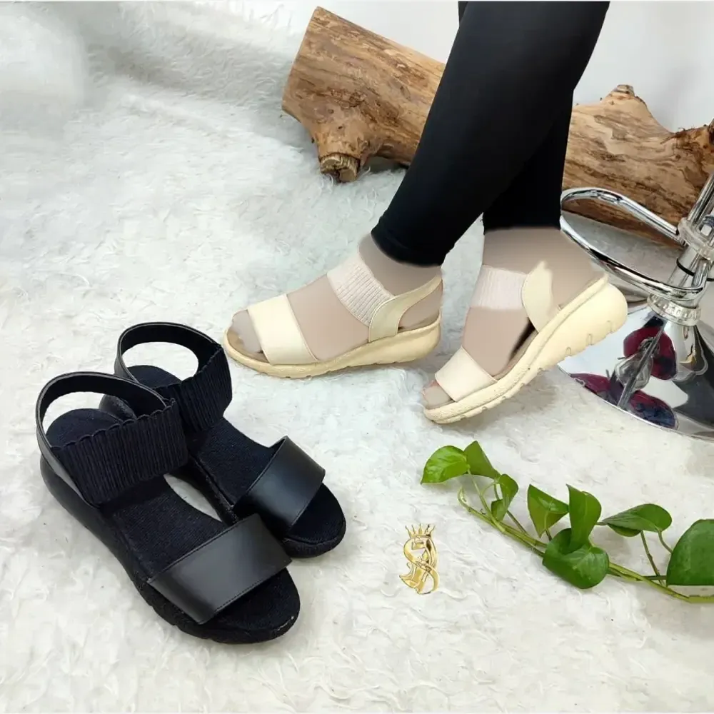 صندل طبی لژدار زنانه مدل برفی چرم صنعتی مشکی و کرم