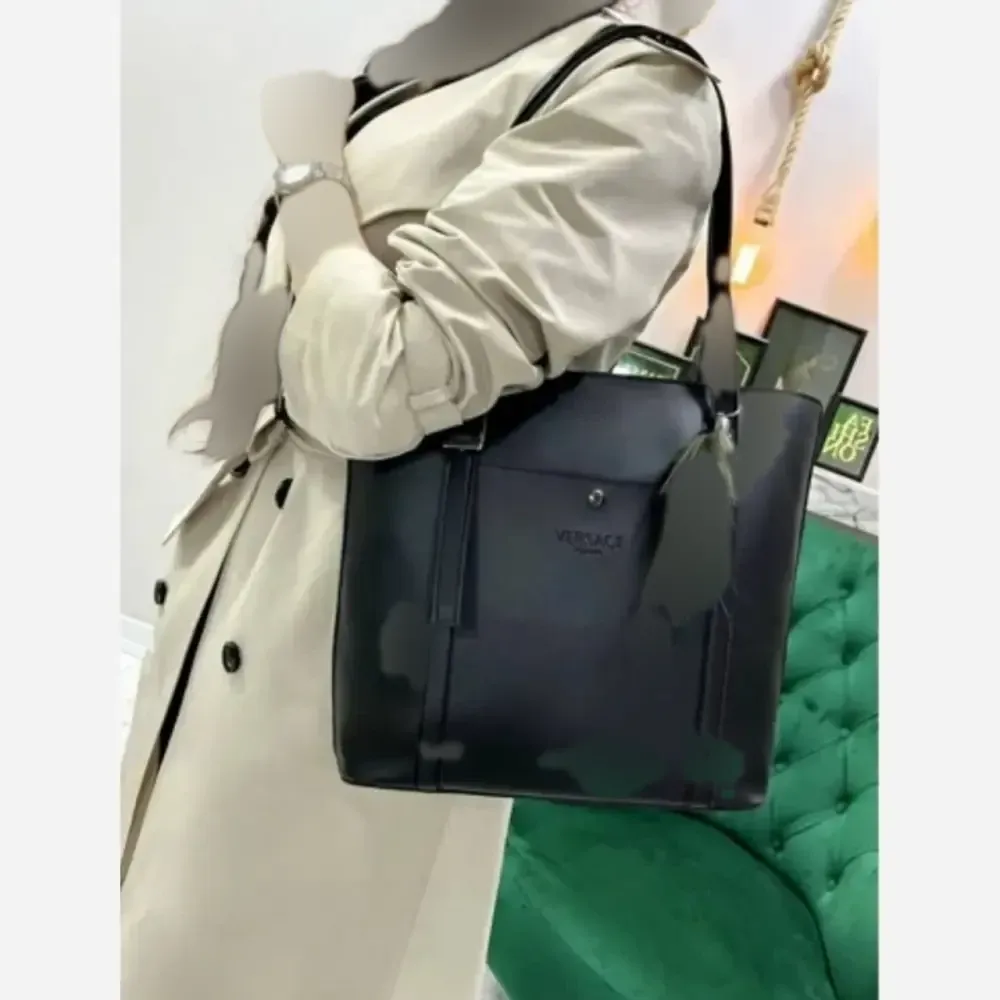 کیف بزرگ دانشجویی چرم صنعتی مشکی مدل منگوله ساده