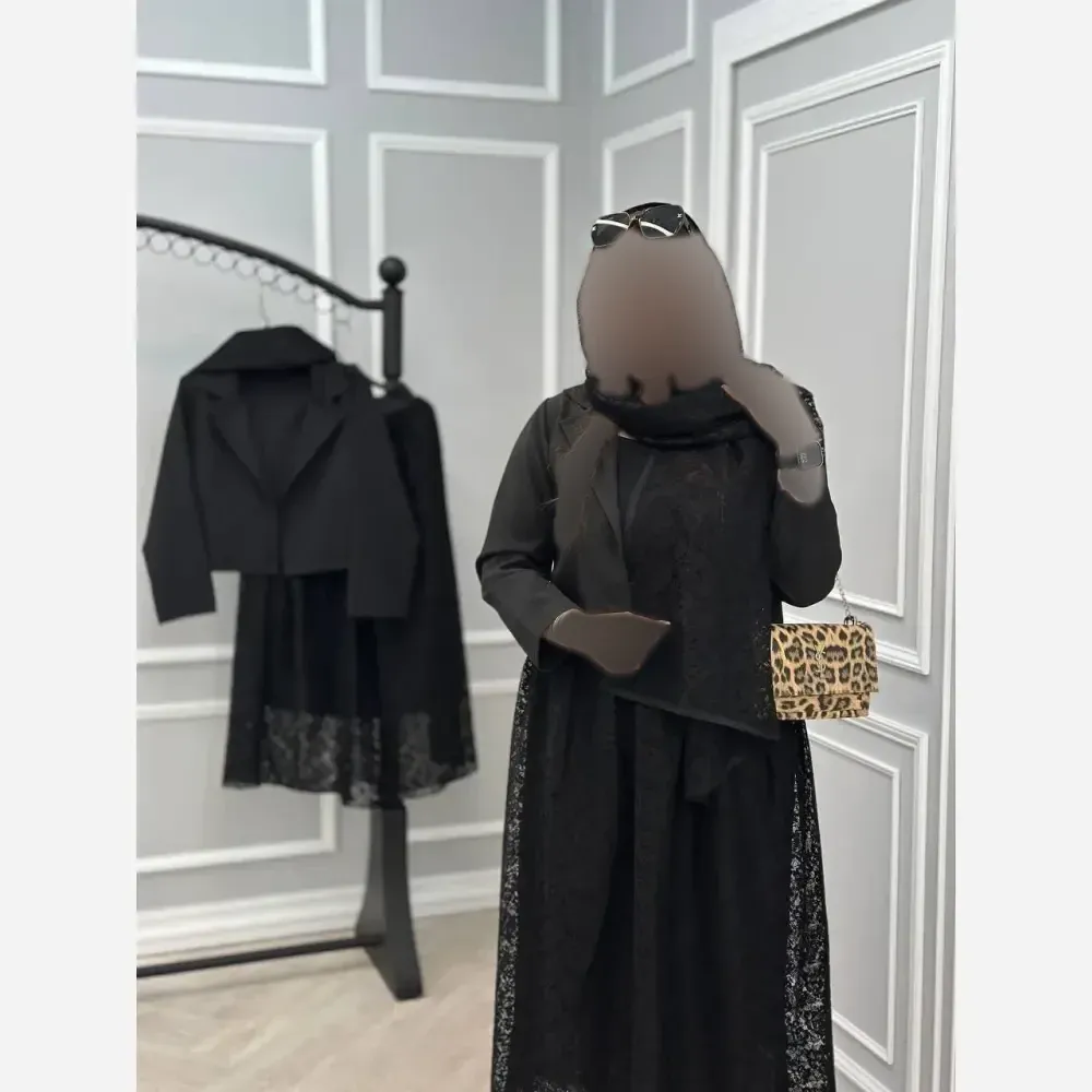 سه تیکه مجلسی مشکی کت مازراتی و دامن دانتل فری سایز