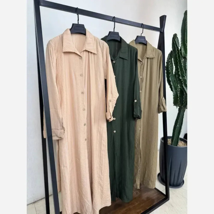 مانتو لوسی شانتون سبک و خنک فری سایز 38 تا 46 رنگ نسکافه ای کرم سبز کرم نسکافه ای قد 122 سانت آستین گت کمربند دارد