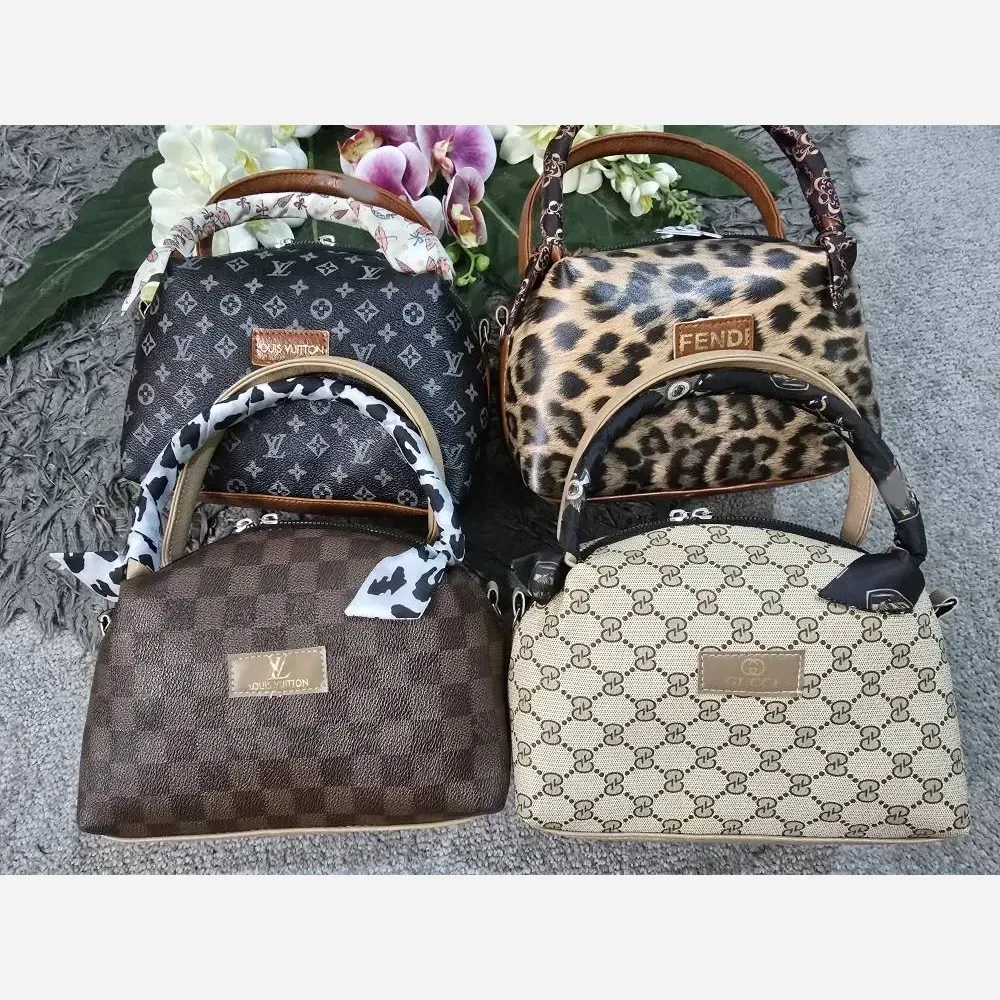 کیف زنانه مژگان چرمی با کیفیت بند بلند جادار