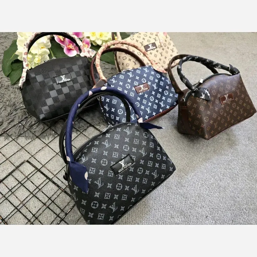 کیف زنانه مژگان چرمی با کیفیت بند بلند جادار