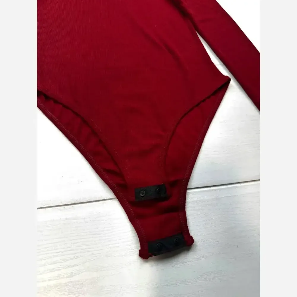بادی زنانه یقه گرد جنس فانریپ کش رنگ مشکی و زرشکی سایز 38 تا 44