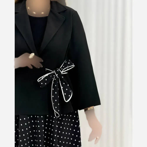 ست کت دامن مجلسی زنانه جنس کت مازراتی و دامن بوگاتی سایز فری 36 تا 46