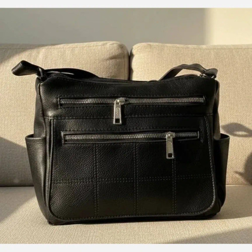 کیف دوشی اسپرت چرم صنعتی مشکی مدل چیتا