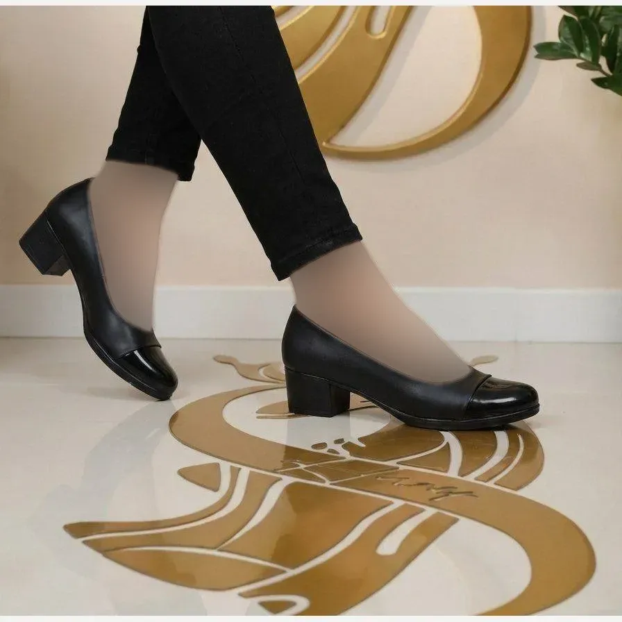 کفش زنانه طبی مدل پریا رویه چرم حوله ای و ورنی رنگ مشکی
