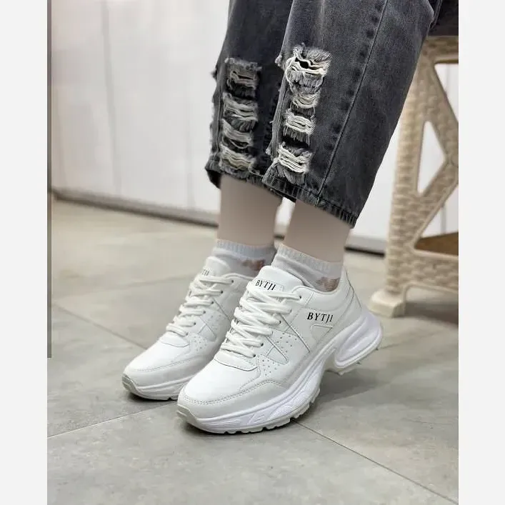 کتونی لژدار طبی زنانه چرم صنعتی مدل بایتجی