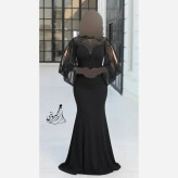 ماکسی شیک زنانه کرپ دالقیچ مدل مایا سنگدوزی شده کاپ دار رنگ مشکی سبز سورمه ای