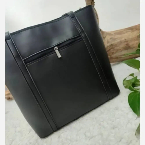 کیف بزرگ دانشجویی چرم صنعتی مشکی مدل منگوله ساده