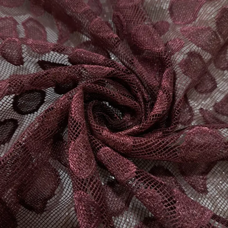 مینی اسکارف گیپور چهار گوش طرح سنگی ابعاد 70 در 70 سانتی متر